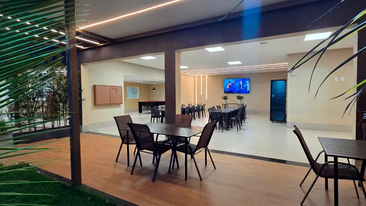 Salao Mesas e Cadeiras Visao Noturna Lumma Festas e Eventos em Goiania